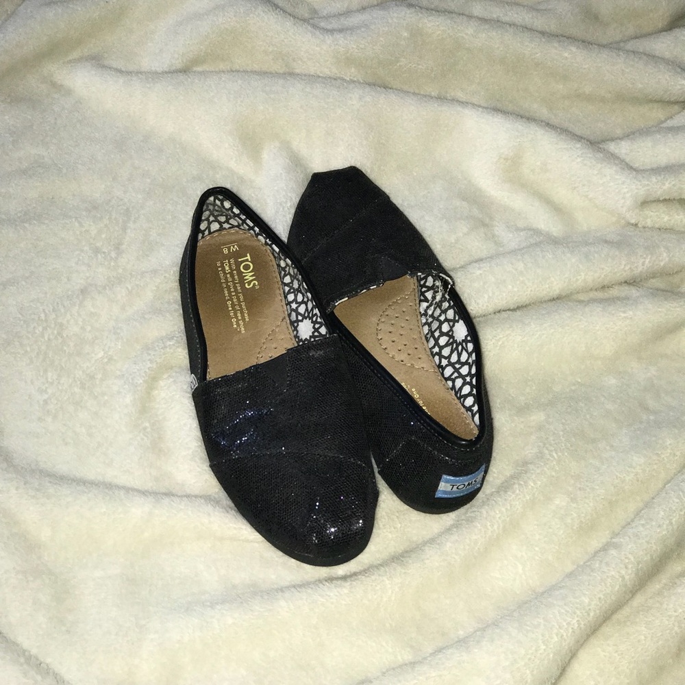 Black glitter toms